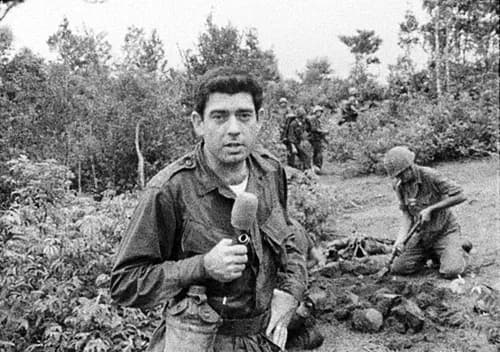 Tv-correspondent in Vietnam
