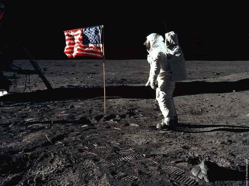 Neil Armstrong als eerste mens op de maan