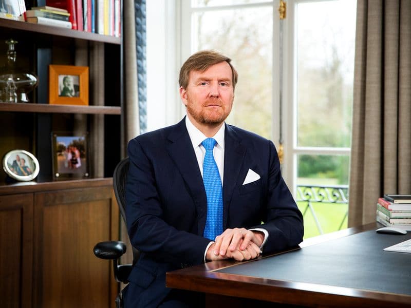 De koning spreekt het volk toe