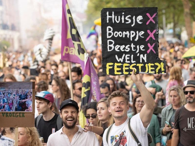 Mensen zijn de maatregelen zat!