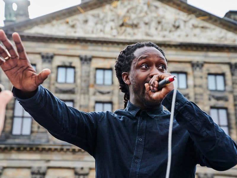 Rapper Akwasi op de Dam