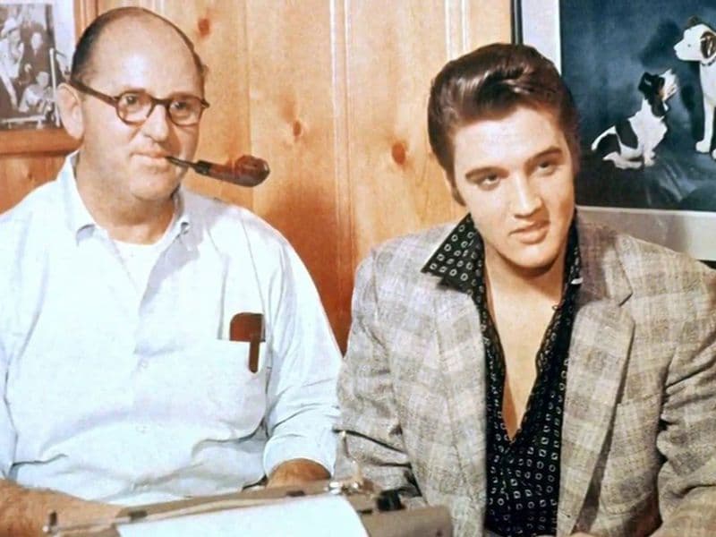 Elvis Presley met manager Tom Parker